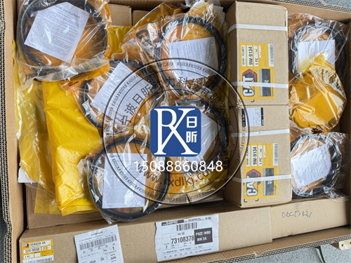 卡特彼勒950GC裝載機C7.1發動機維保全攻略：從日常養護到配件選購指南